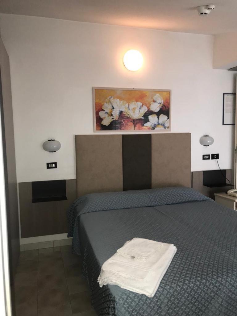 Hotel Elite 卡托利卡 外观 照片