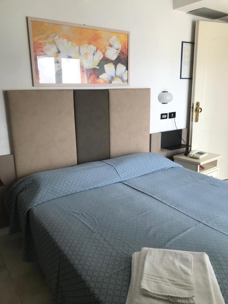 Hotel Elite 卡托利卡 外观 照片